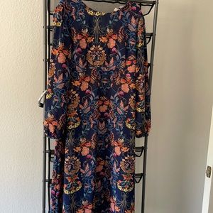 Casual dress could be worn with belt or just loose.